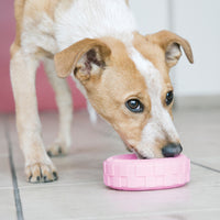 KONG Puppy Tire: Juguete de caucho para perros cachorros que estimulan la masticación y reducen el estrés